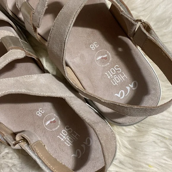 Ara Bayview Triple Adjustable Wedge‎ Sandal Platinum / Sand / Metallic Leather 8 - Picture 10 of 12